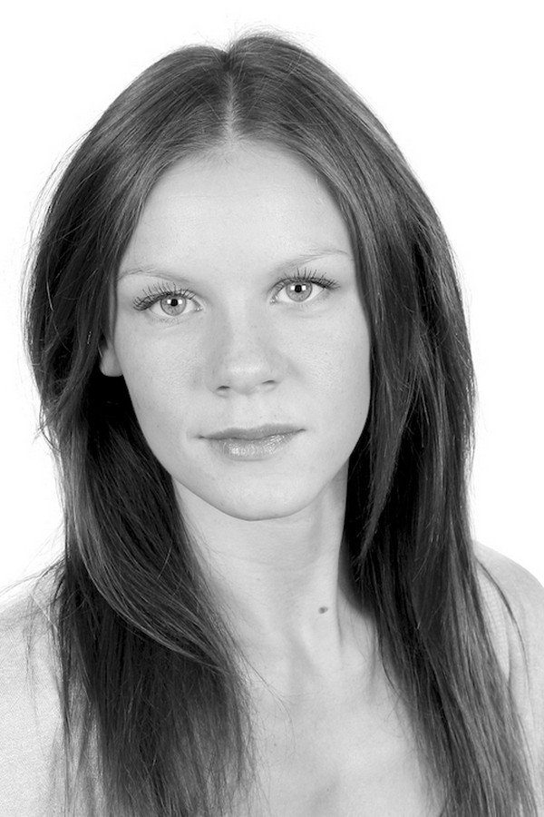 Misa Lommi as Erika Leino in Elämää suurempaa
