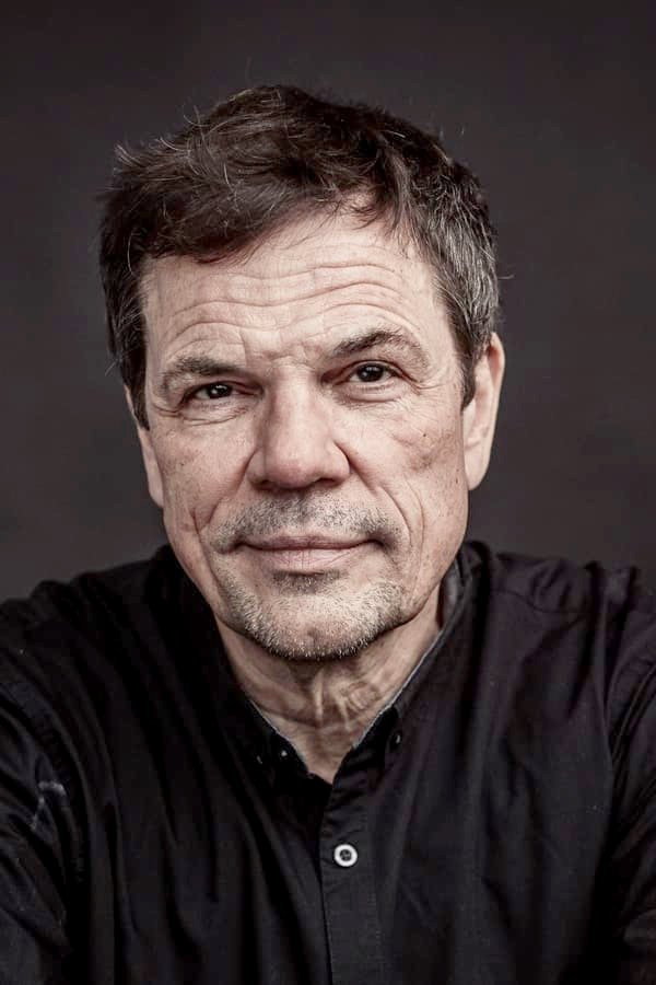 Wolfgang Seidenberg as Theo in Illusion