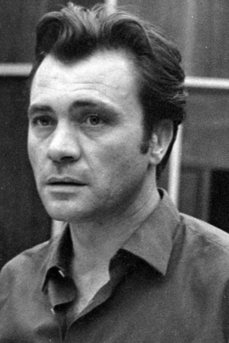 Bitskey Tibor as lieutenant Imre Csendes in Yesterday