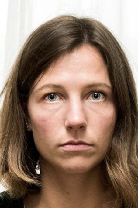Emma Pelckmans as Silvie in Vele hemels boven de zevende