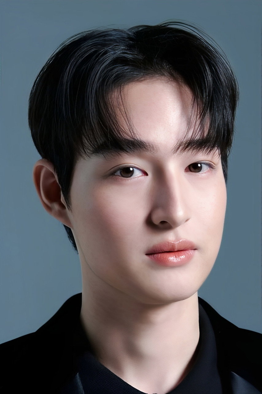 อัครภัทร์ สุทธิเธียรณรงค์ as Nawa in Lover Merman