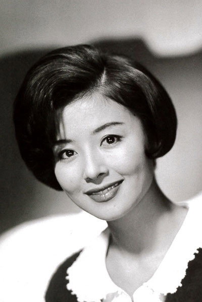 星由里子 as Matsuko Takakura in River of First Love