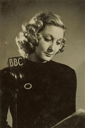 Paddie O'Neil as Mrs. Gladwys Hoskins in The Early Bird