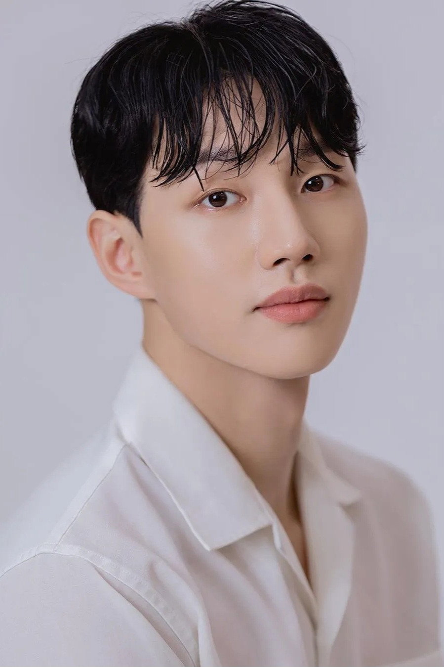 이정민 as Kim Do-jin in Blue of Winter
