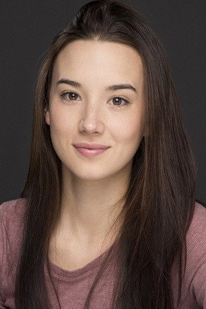 Aria Bedmar as Greta in El silencio
