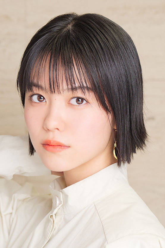 志田彩良 as Kujo Reika in Secret Makeover