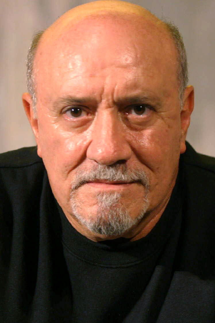 Osvaldo Santoro as Galván in El hombre que volvió de la muerte