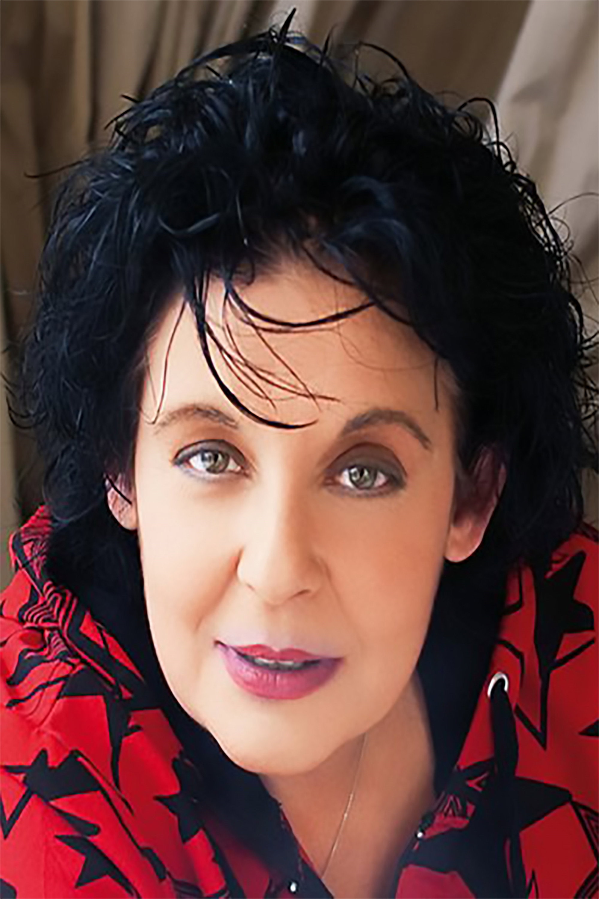 Liana Kanelli as Guest in Zougla