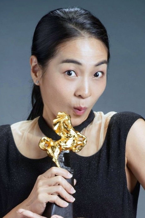 陳雪甄 as Yang Liching in Deep End
