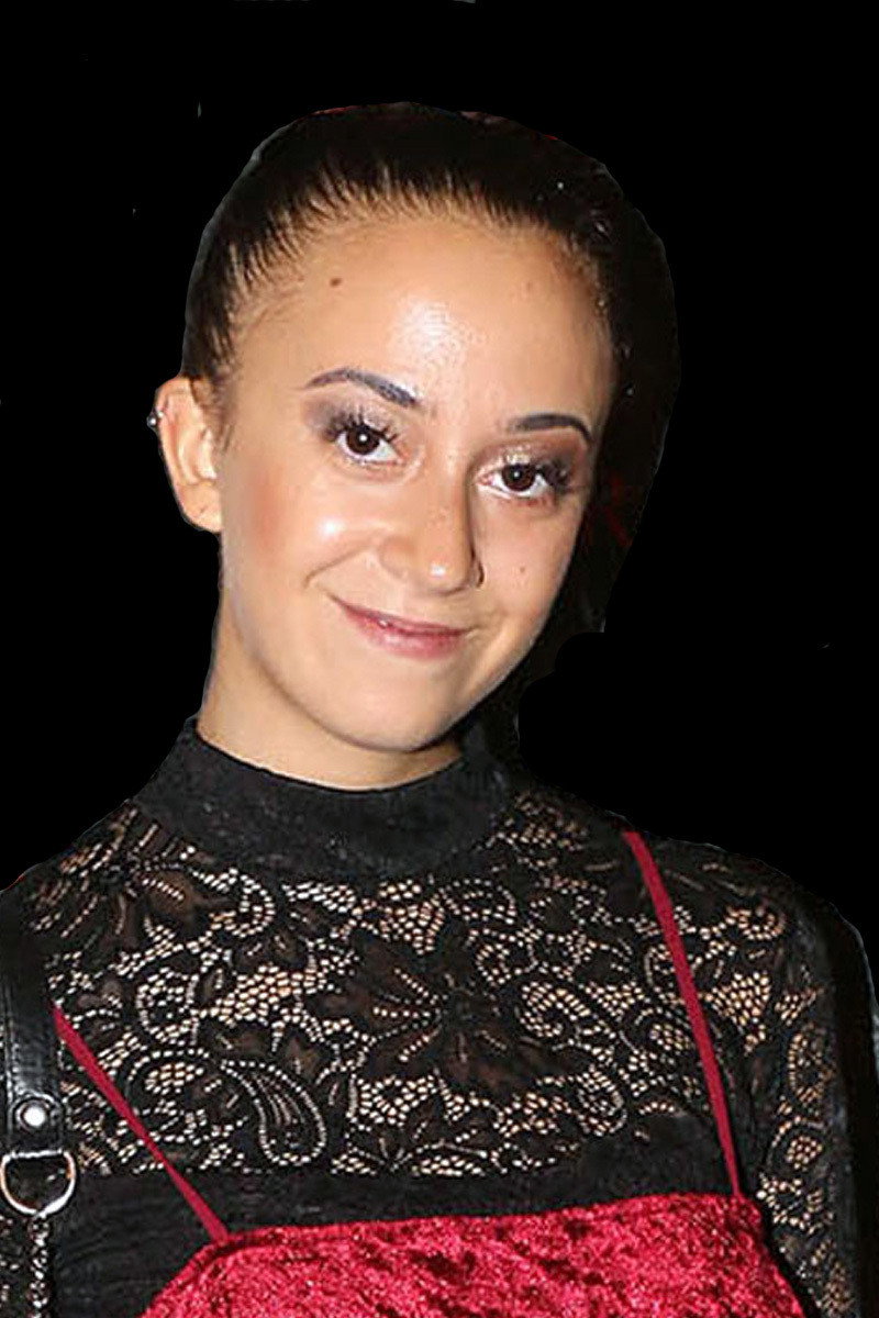 Naiara Awada as Carla Ponti in En peligro