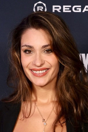 Alexandra Faye Sadeghian as Soelene in Protege Moi