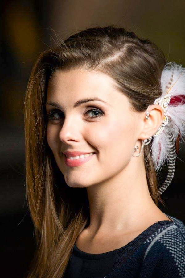 Silvia Holečková as Anička in Kuchyňa