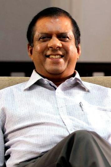 Kunchan as Gopi in Acha Dhin