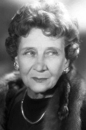 Sylvie as La mère du cancéreux in Le Corbeau