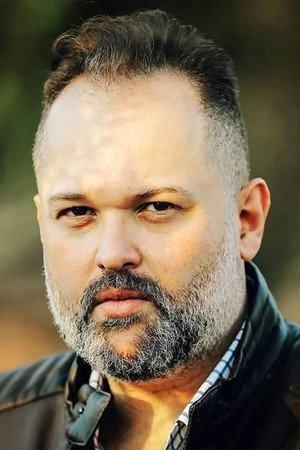 Muhammad Mahmoud Abdulaziz as محمود شرشر in Berghm El Qanoun