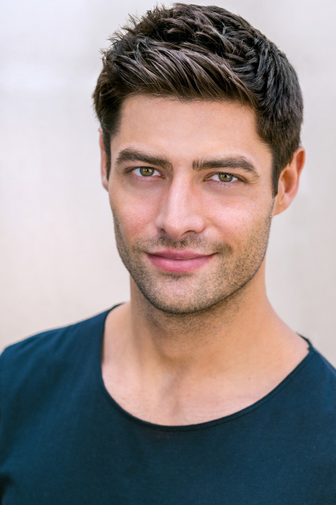 Andrew Rogers as Jon in Christmas Matchmakers