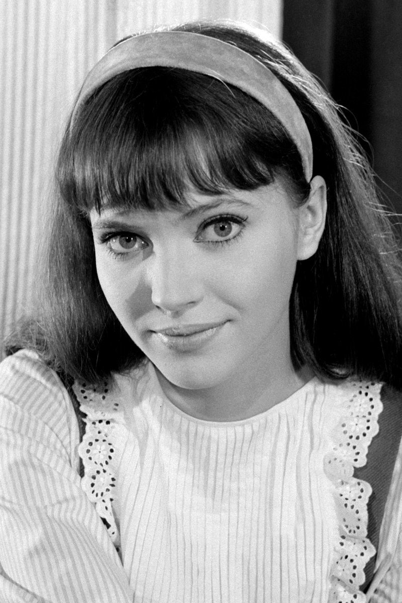 Anna Karina as Marianne Renoir in Pierrot le fou