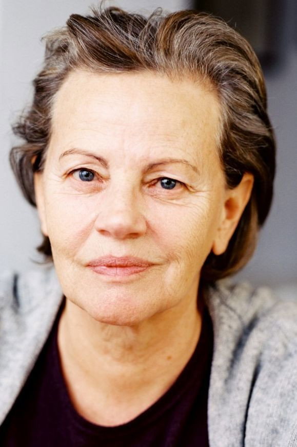Gudrun Ritter as Inge Schauttner in Das Geheimnis in Siebenbürgen