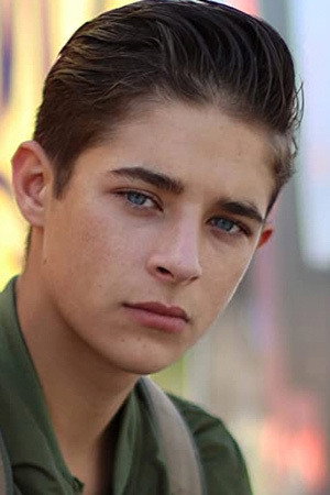 Valentijn Avé as Bram in Turn It Around