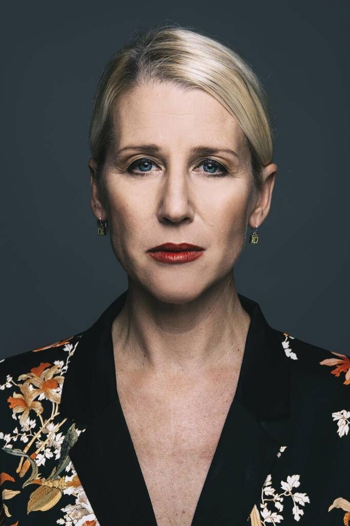 Åsa Fång as Girl in Hon