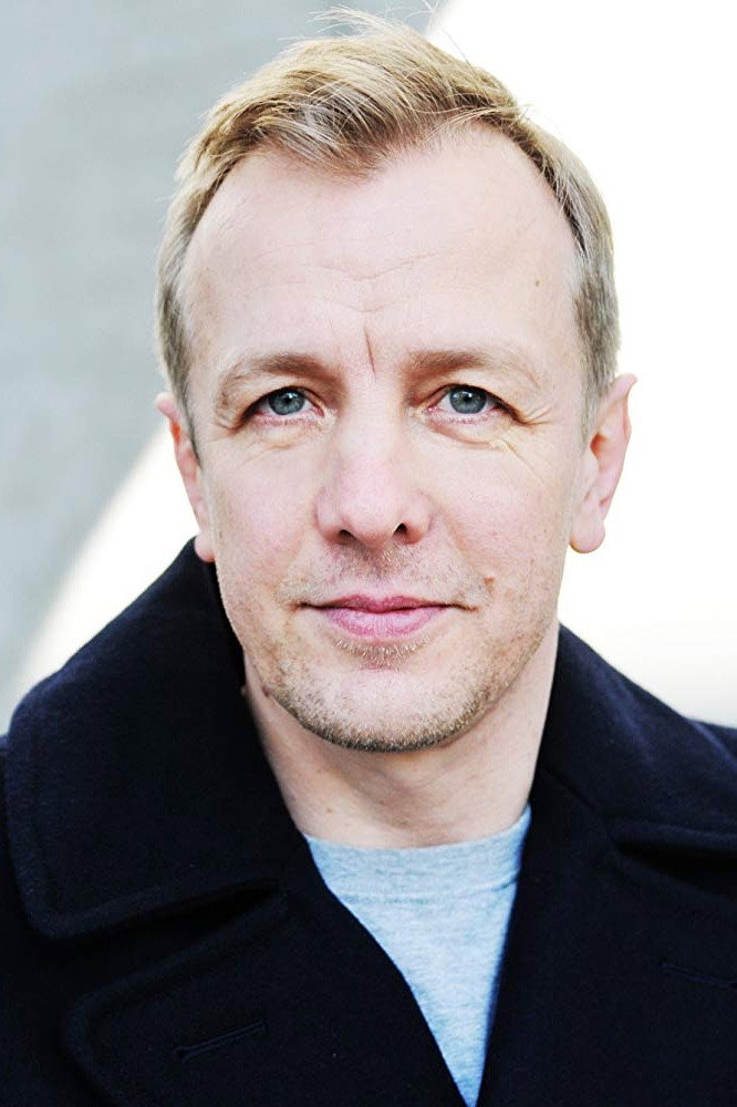 Markus von Lingen as Nolan in Mojo Royal