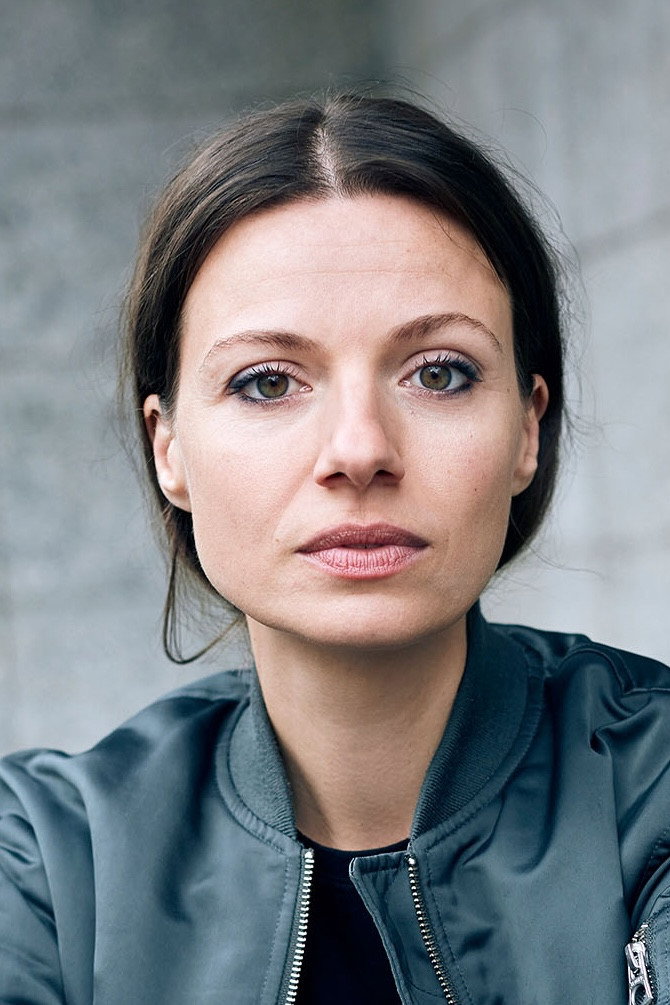 Julia Hartmann as Gesa Porizkova in Der Chef ist tot