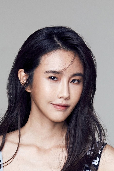 Tiara Huang as Liu Qingyan / Liu Qingwu in I Will Never Let You Go