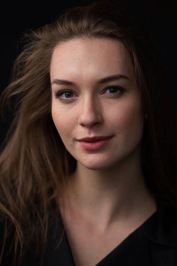 Veronika Mészárosová as Mína Královičová in Osud