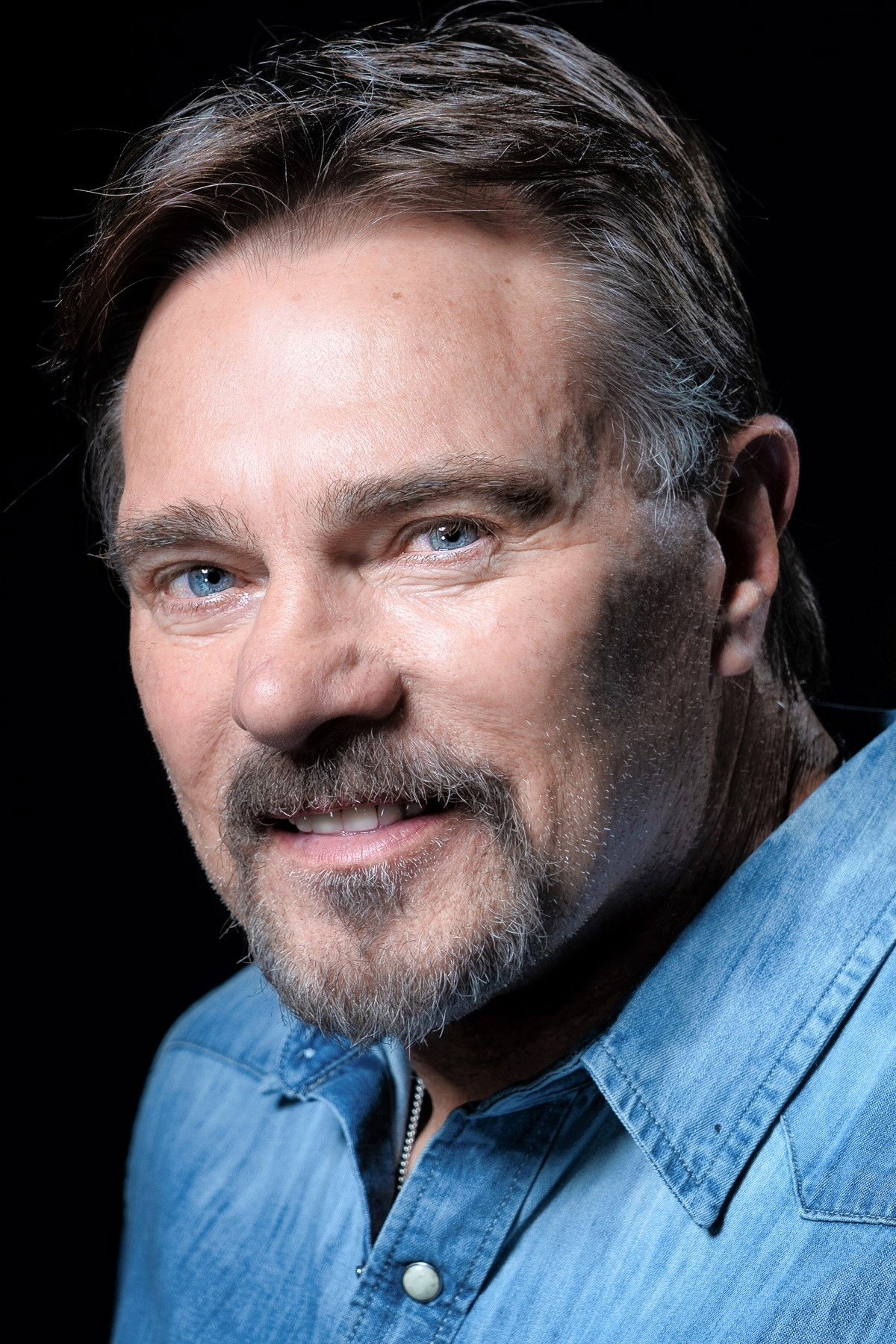 Carl Bailey as Lenny T. Radcliff in No Man's Land