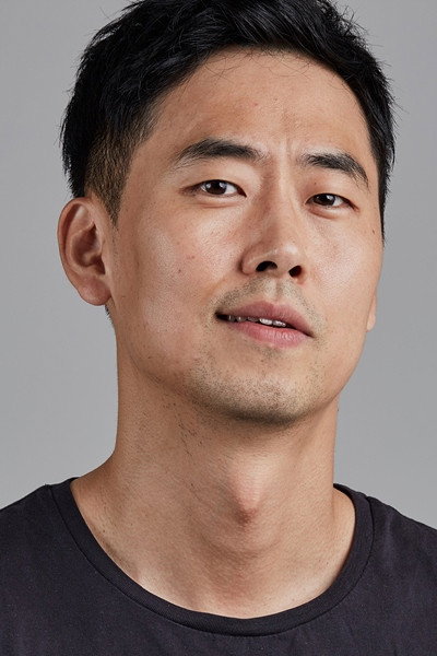 윤기창 as Researcher 1 in JUNG_E