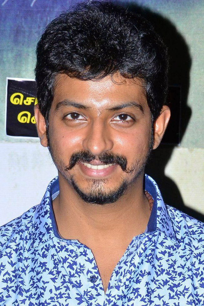 Deepak Paramesh as Dharani in Jagame Thandhiram