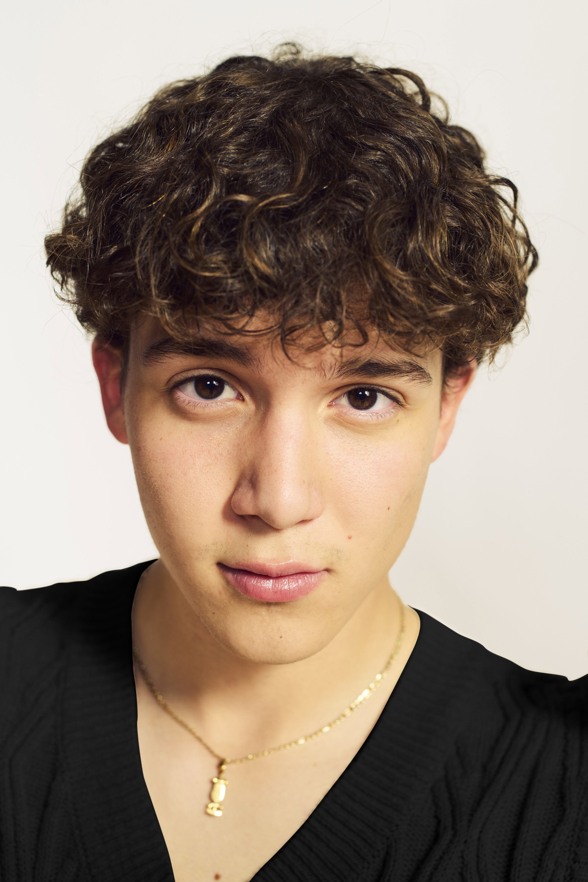 Luigi Cerrada as Aurelio in Natural Born Narco