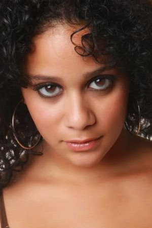 Neşe Sayles as Feyza in Her Halimle Sev Beni