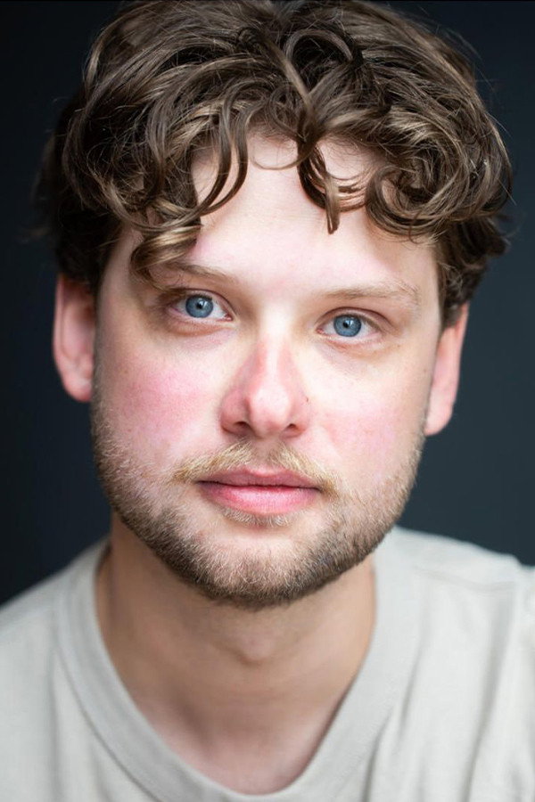 Vilberg Andri Pálsson as Kári in The Mountain