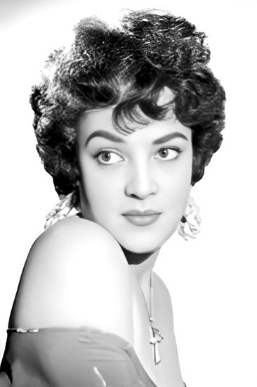 Yolanda Varela as Marta in Prefiero a tu papá