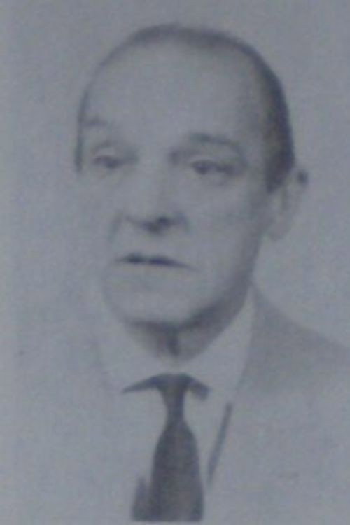 Miguel Ligero as Sr. Hernández in Rosaura at 10 O'Clock
