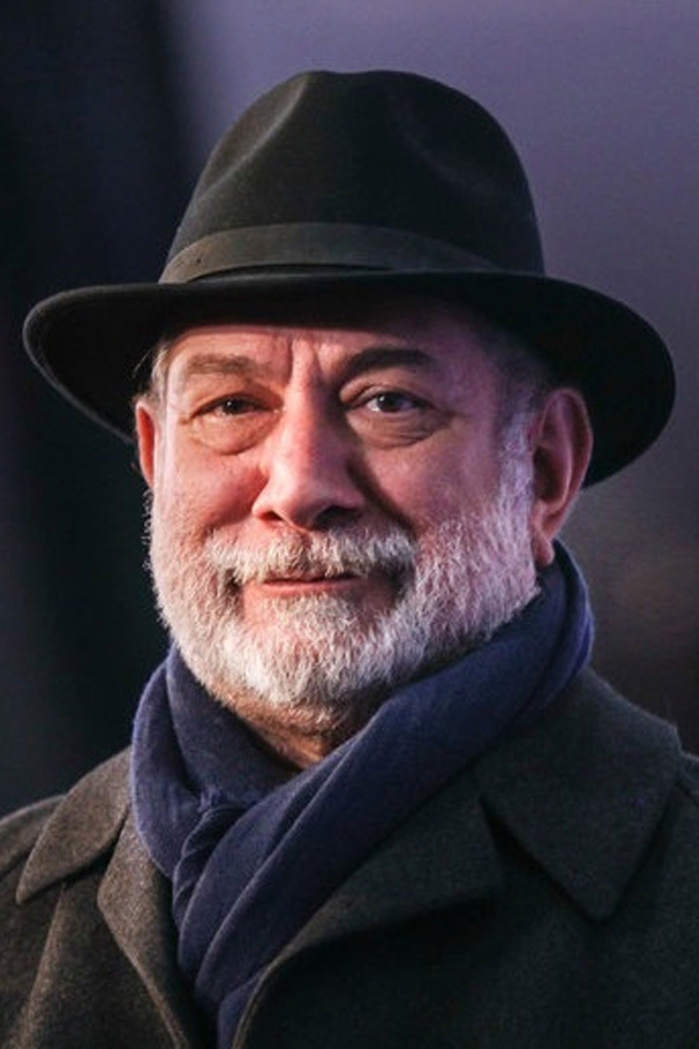 آتیلا پسیانی as Parviz in It Happened at Midnight