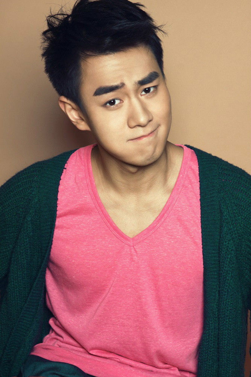 Hou Ruixiang as Ouyang in Love Architect