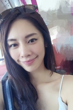 Kelly Liao as He Ming-Li in Lost Romance