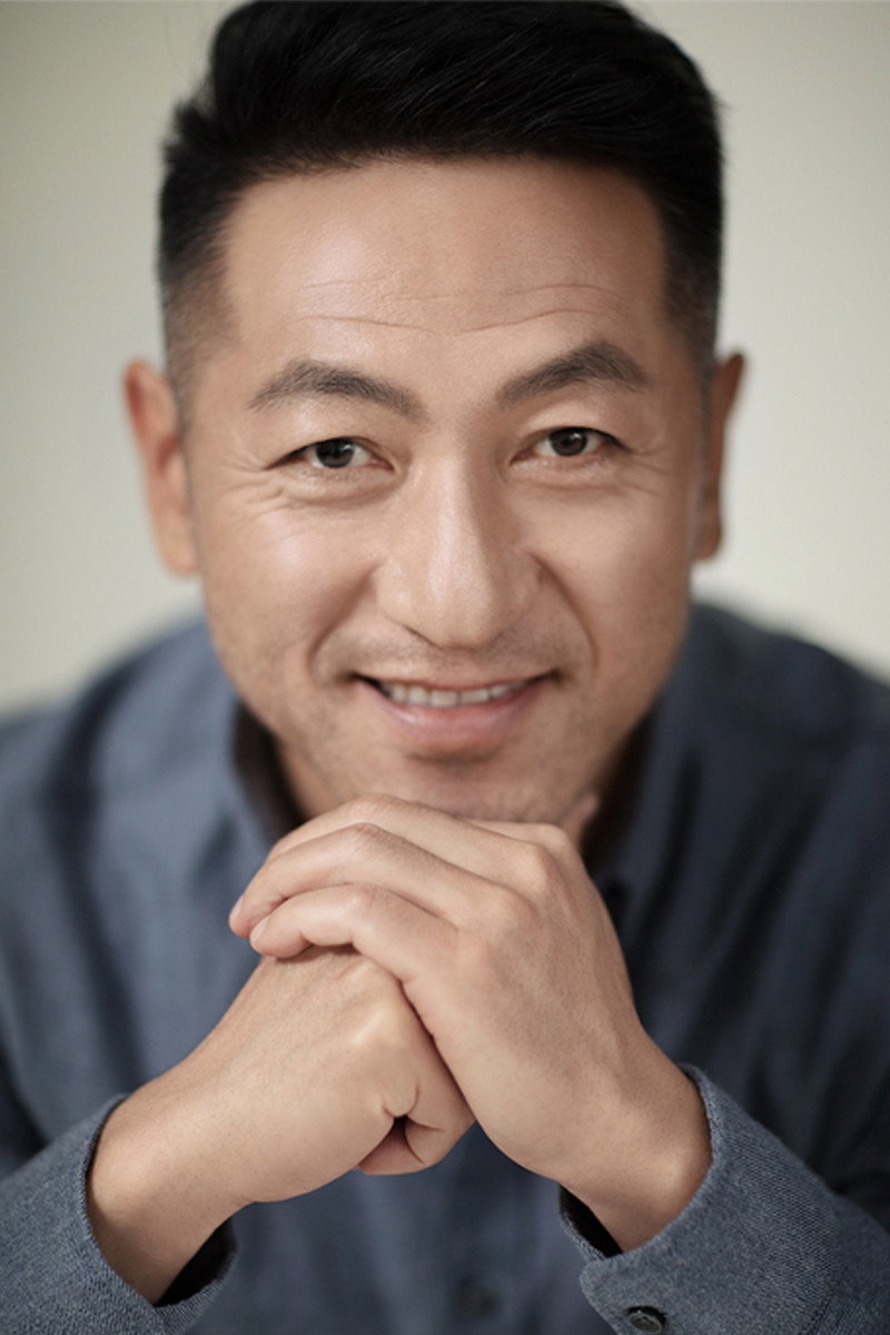 Guo Tiecheng as 王二喜 in 爷俩