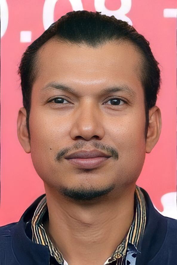 Aphisit Hama as Thongchai in Manta Ray