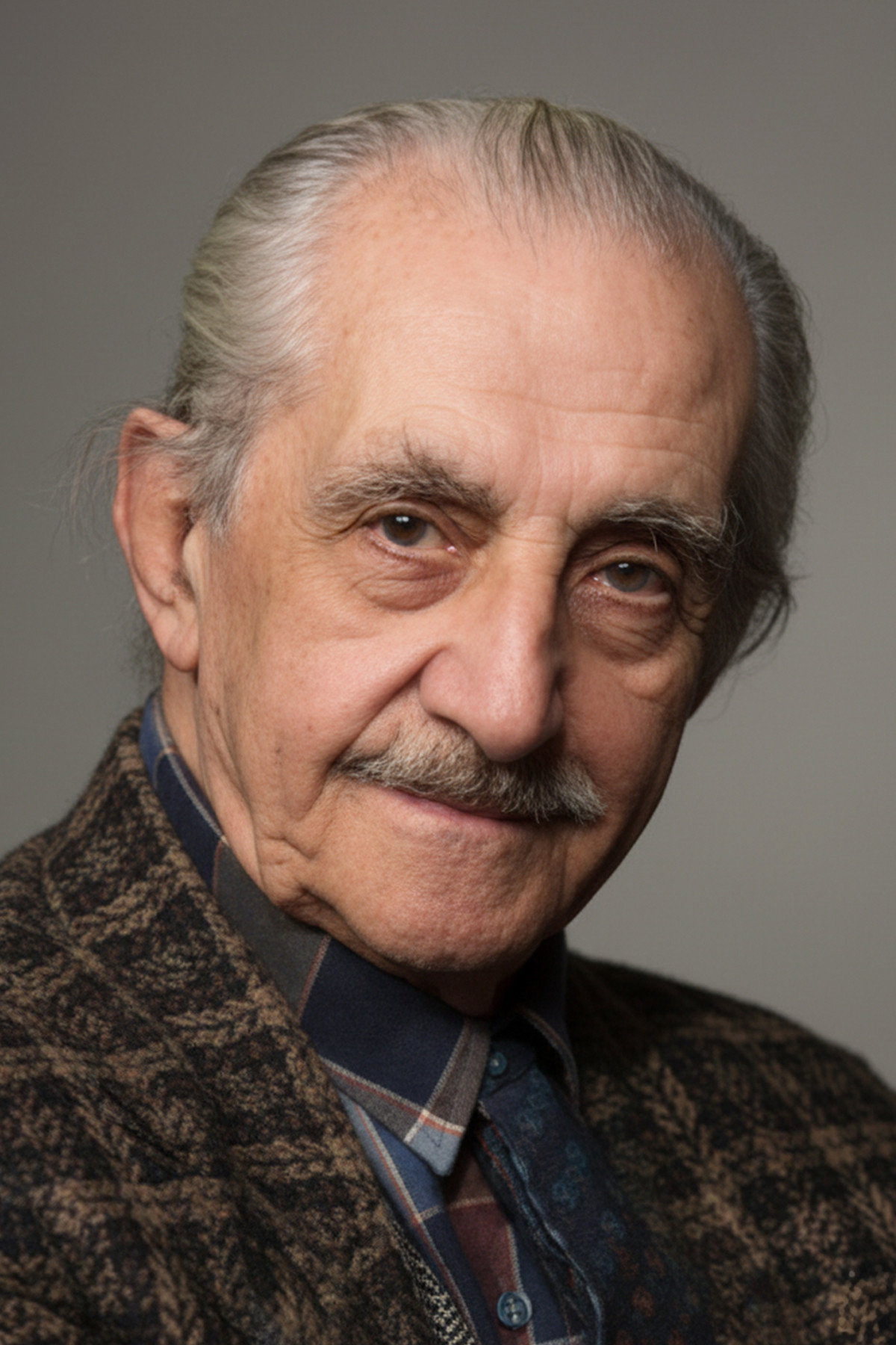 Necdet Mahfi Ayral as Konaktaki Adam in Aman Karım Duymasın