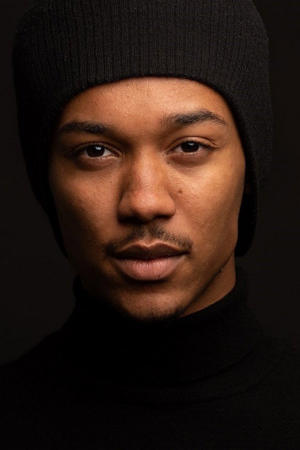 Jefferson Yaw Frempong-Manson as Ajani in Out