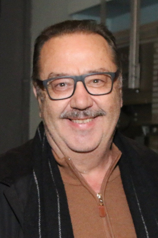Τάσος Κωστής as Alexandros Pipas in Larisa Confidential