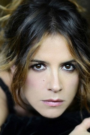 Irene Ferri as Alice in Quello che le ragazze non dicono