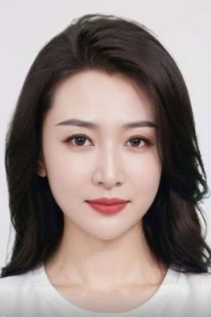 杨晓彤 as 方母 in 玫瑰与青松