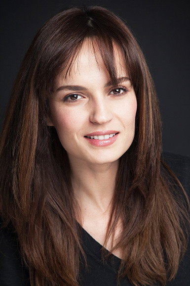 Selin Demiratar as İpek Beyaz in Doubt