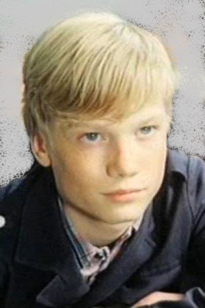 Nikolai Feofanov as Valya Petrov in Monomakh's Cap