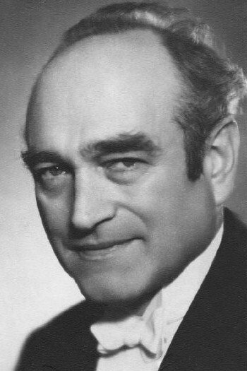 Pavel Ludikar as Jan Lípa in Love Song