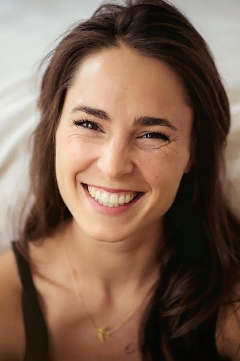 Léone François-Janssens as Lamia in Deep Fear
